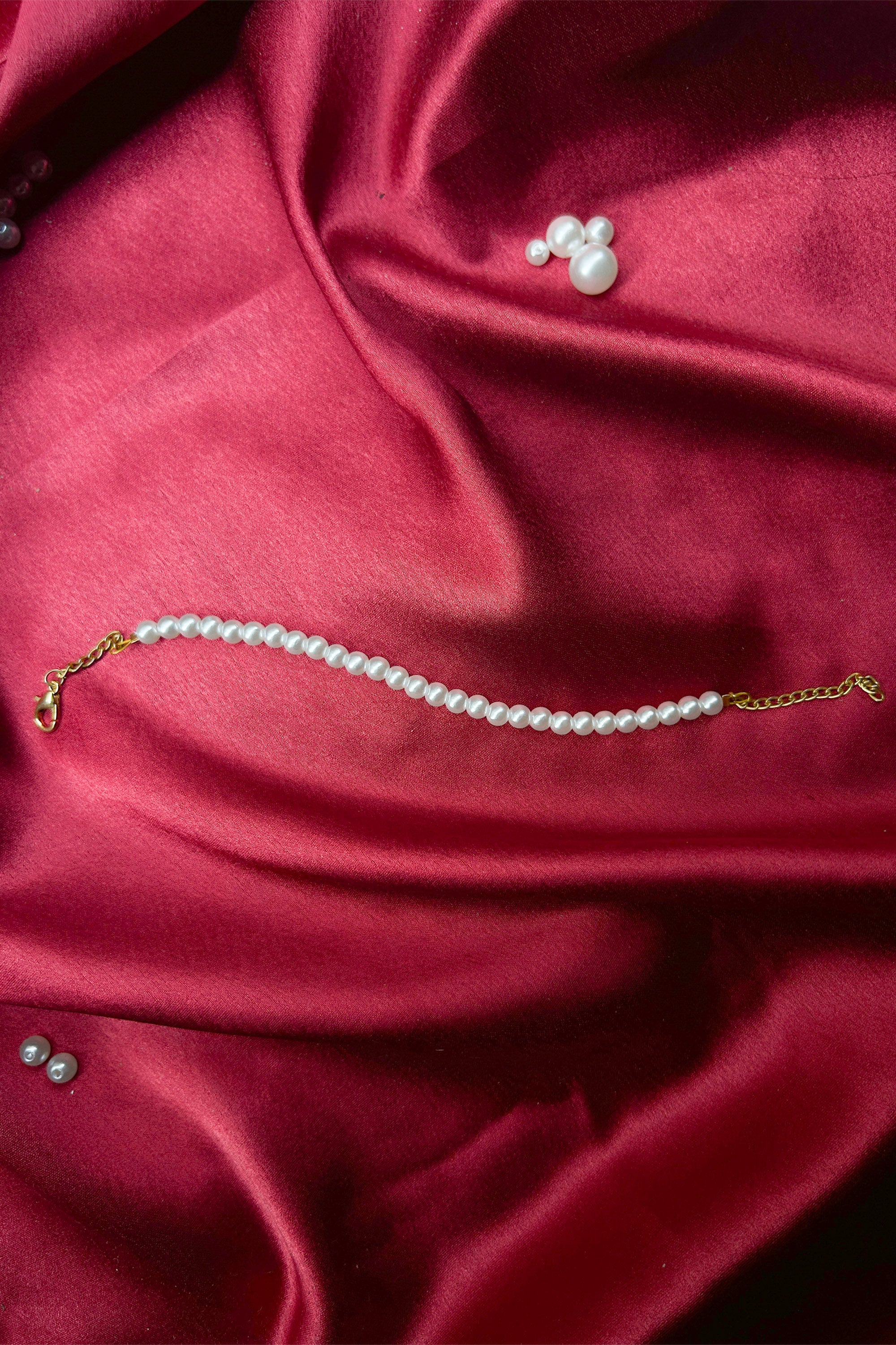 Classic Elegance Pearls Bracelet 4MM