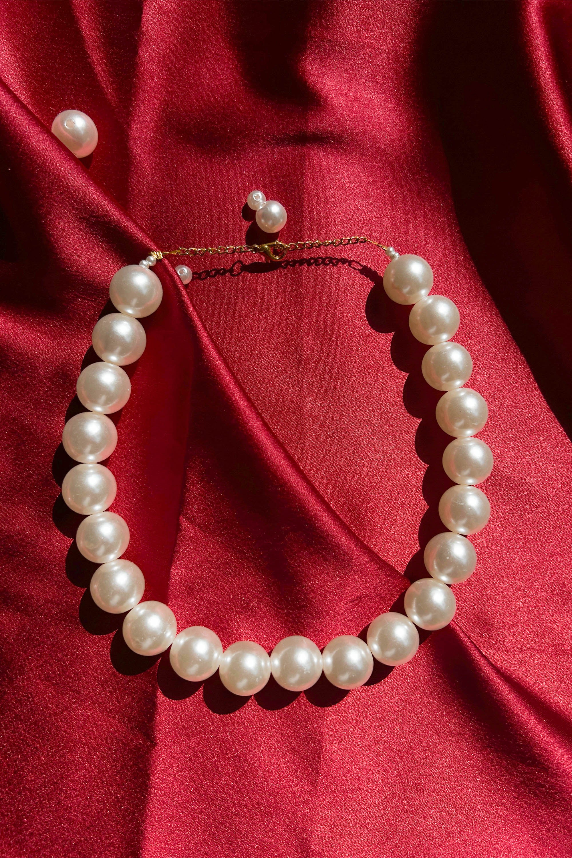 Royal White Necklace 16MM