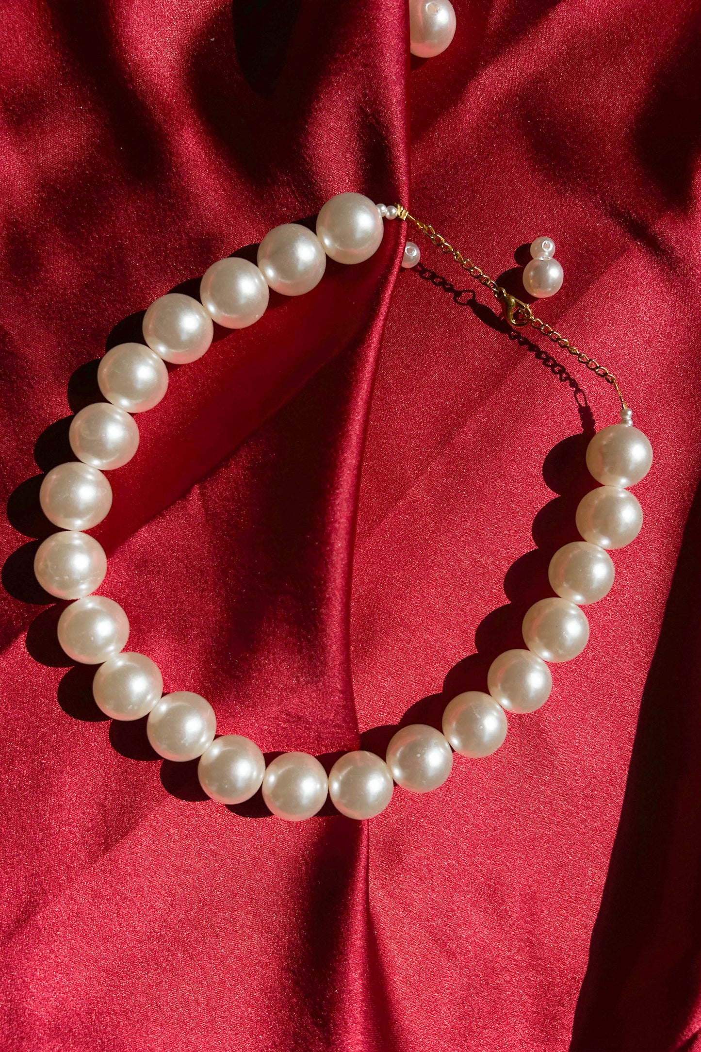 Royal White Necklace 16MM