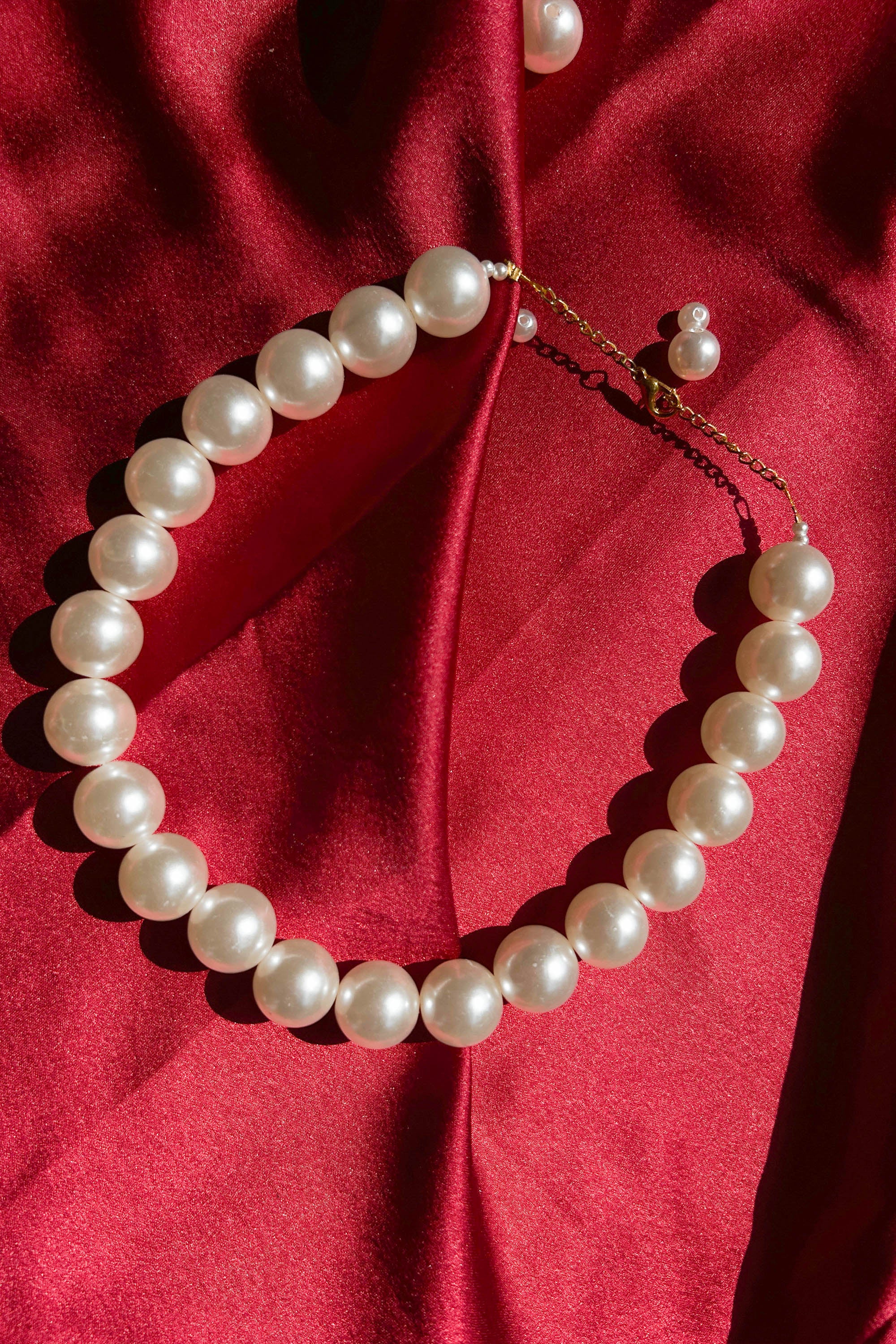 Royal White Necklace 16MM