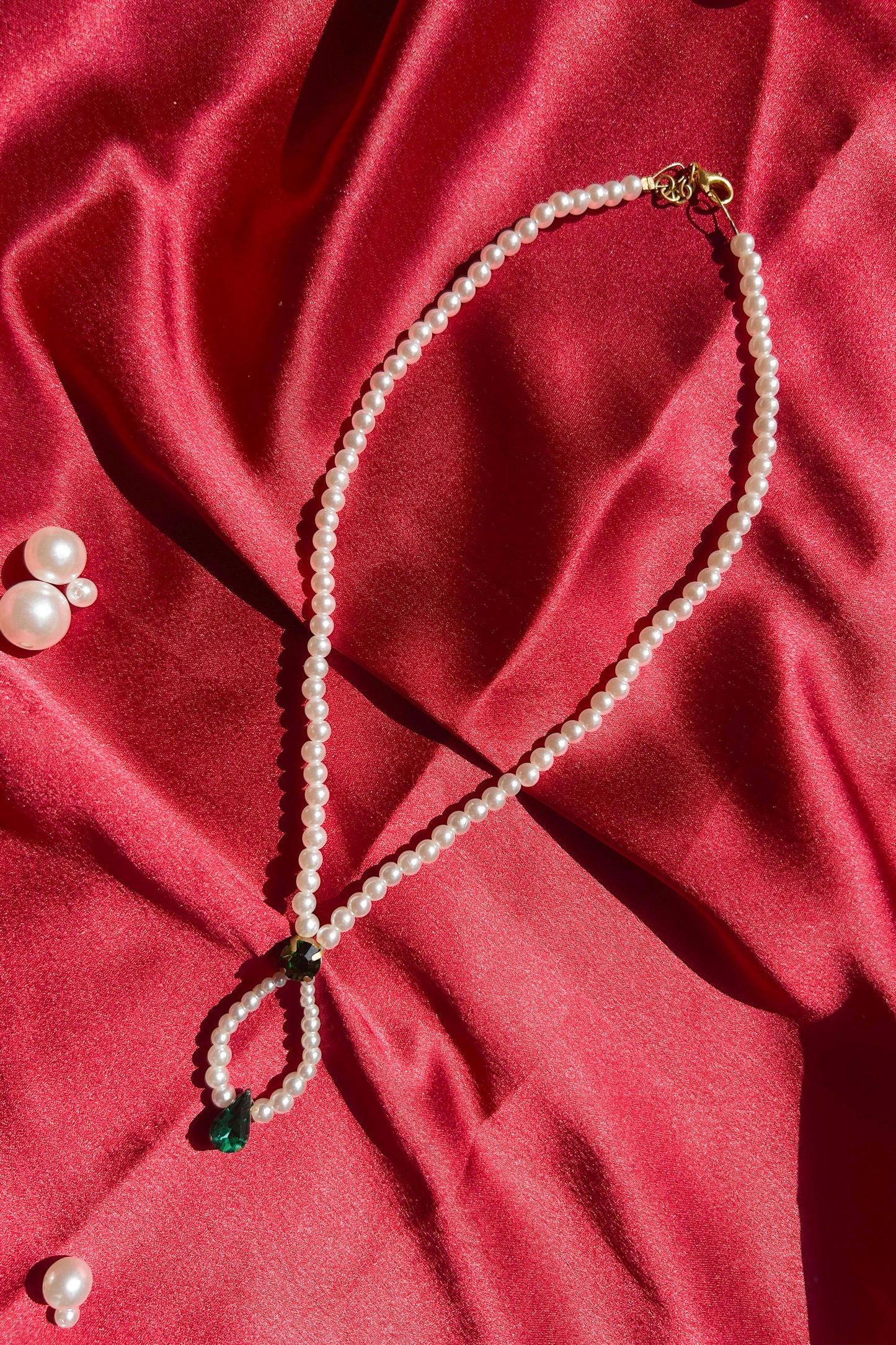 Emerald Teardrop Pearl Necklace