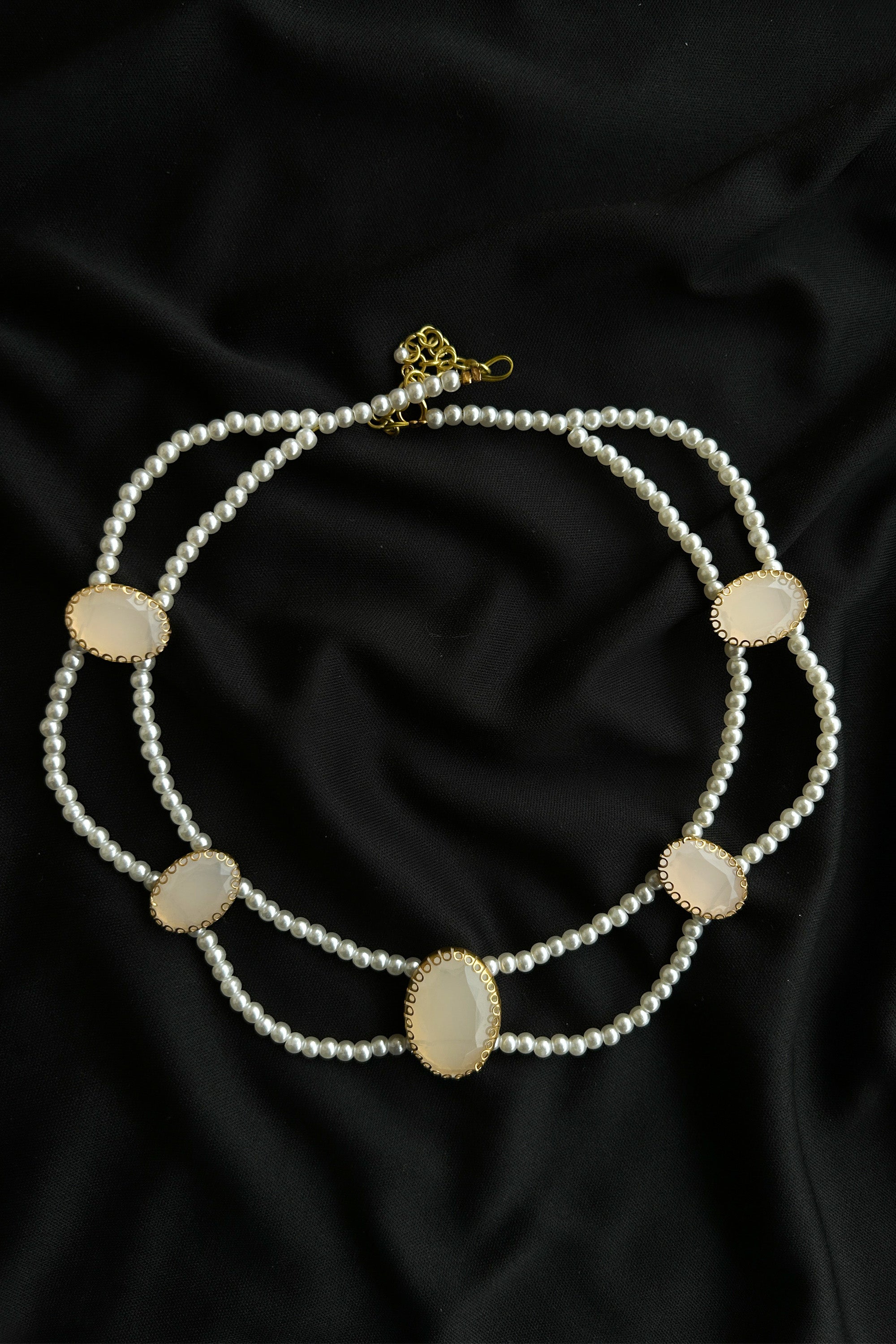 Luna Glow Pearl Necklace