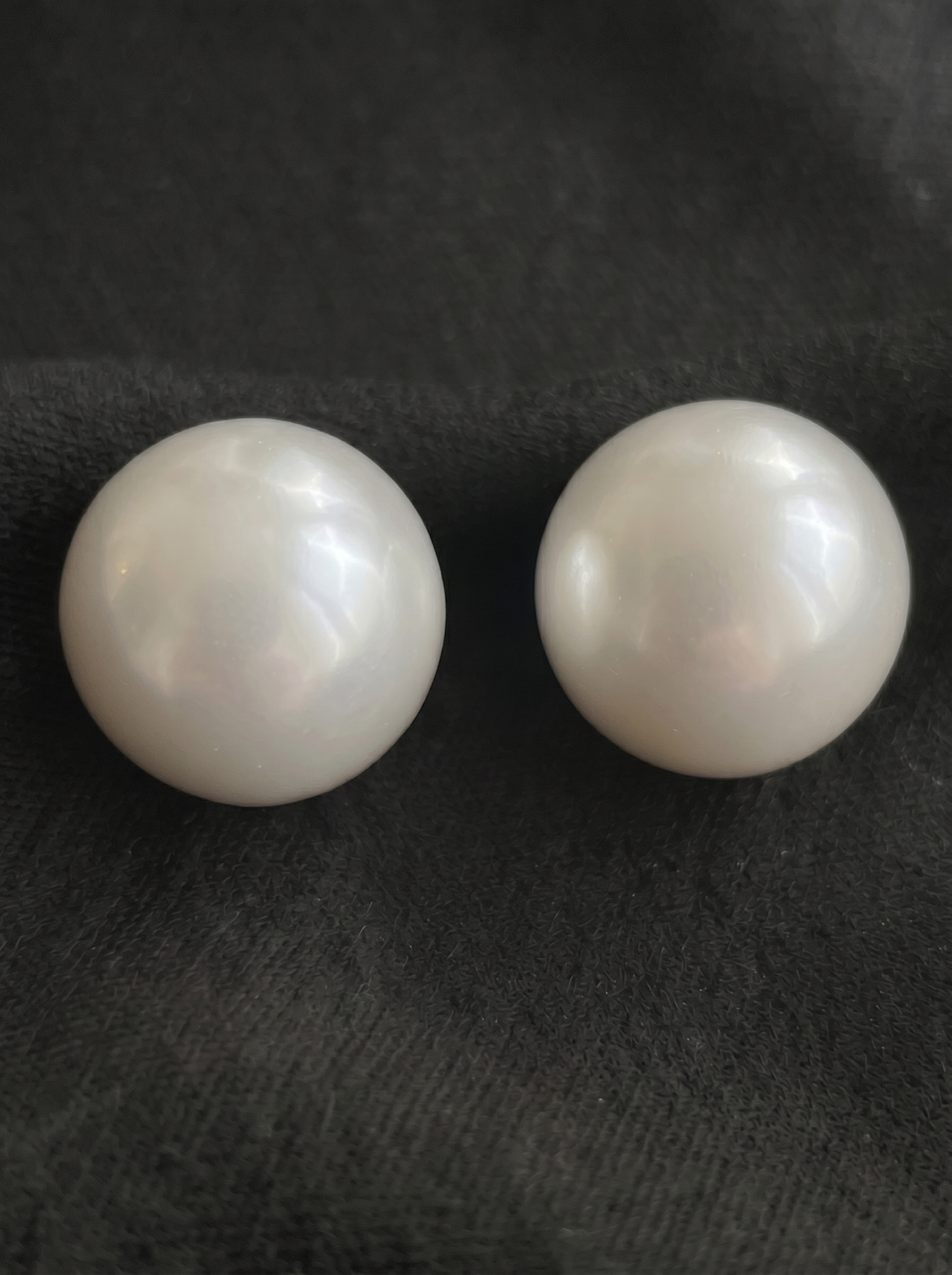 Moonlight Pearl Stud Earrings 20MM