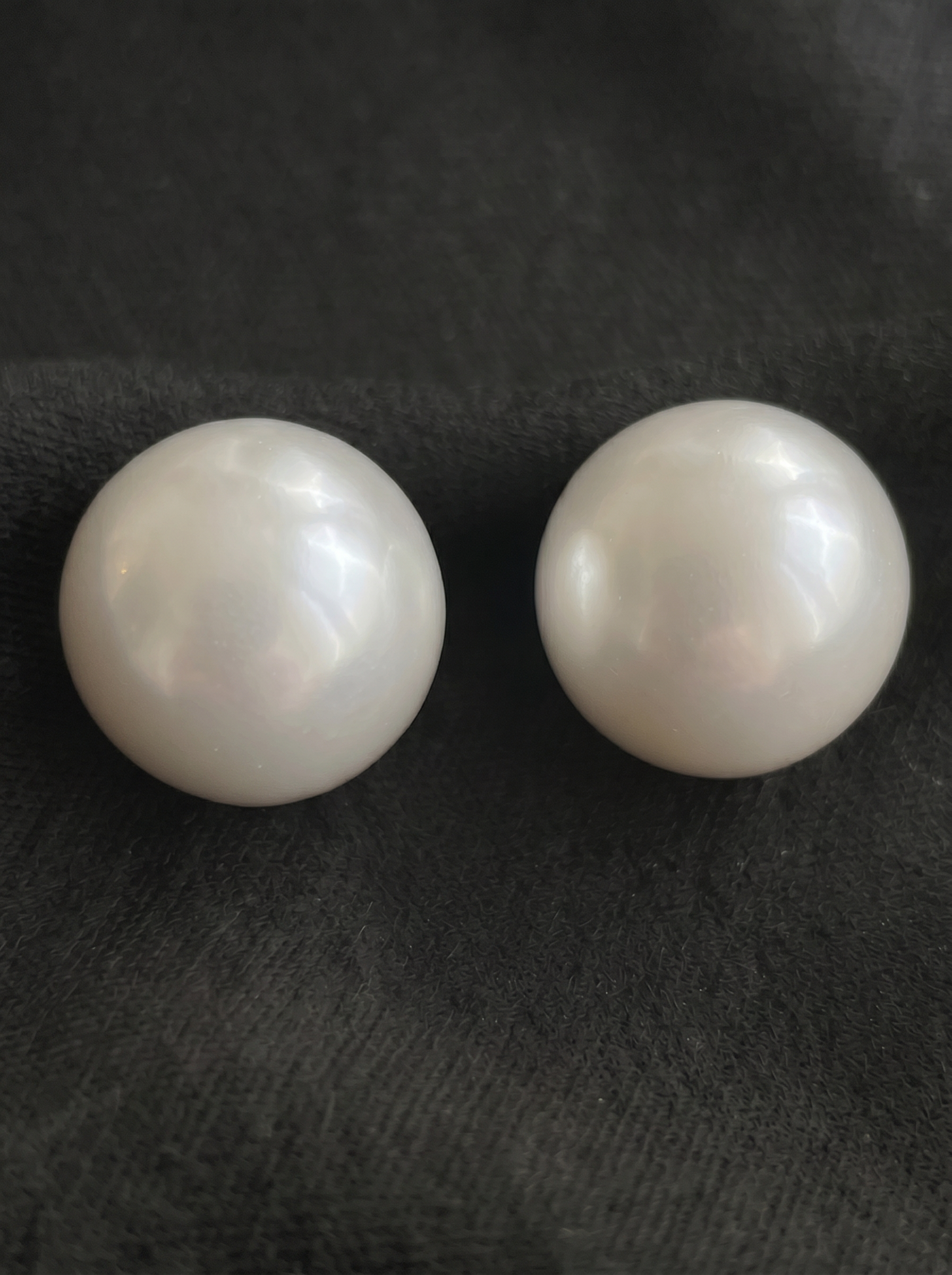 Moonlight Pearl Stud Earrings 20MM